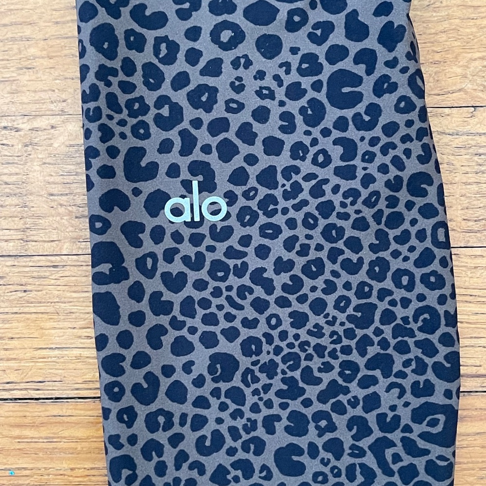 Alo Yoga Leopard High Waist Vapor Leggings - Picture 7 of 9